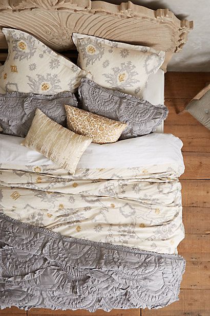 How to Mix and Match Bedding | Happily Ever After, Etc. 