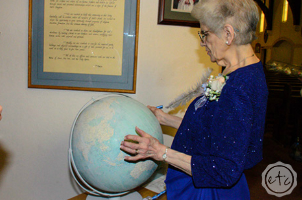 How to Turn a Globe into a Guest Book for your Wedding