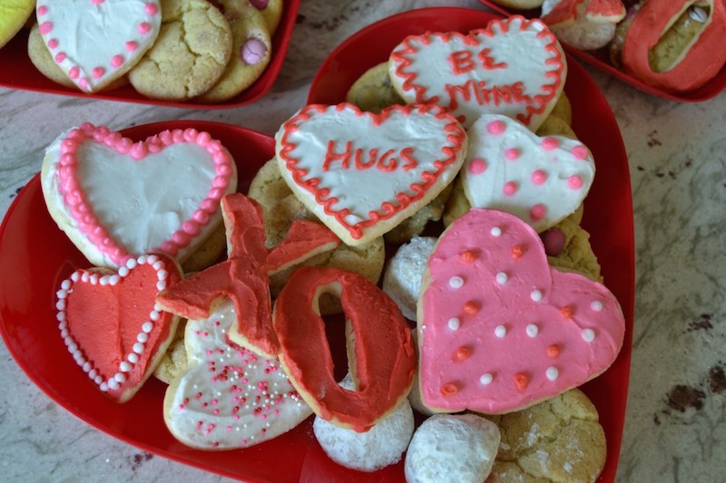 Fantastic Finds: 8 Valentines Day Projects with Happily Ever After, Etc.