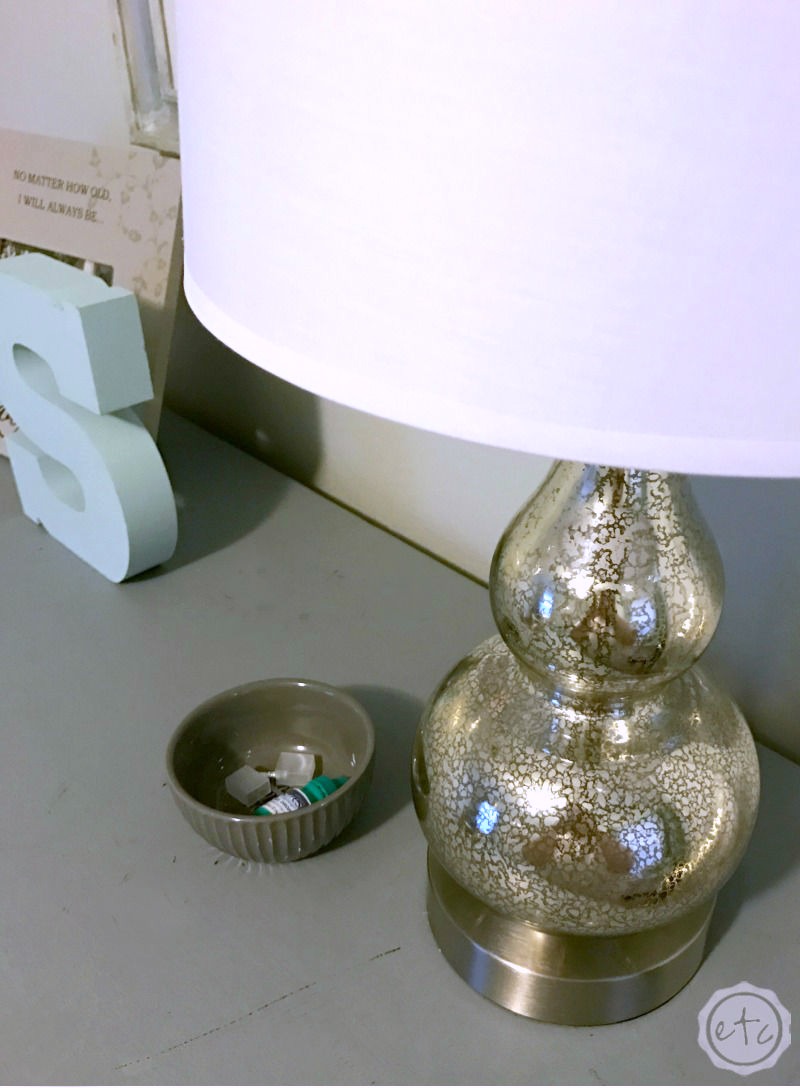 How to Accessorize your Nightstand